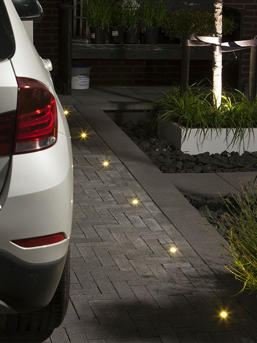 DB-LED lights installed in driveway