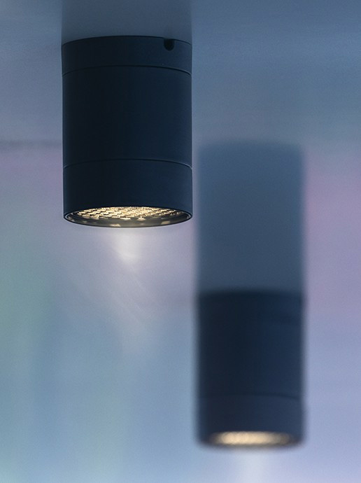 Scope ceiling spotlight in ceiling
