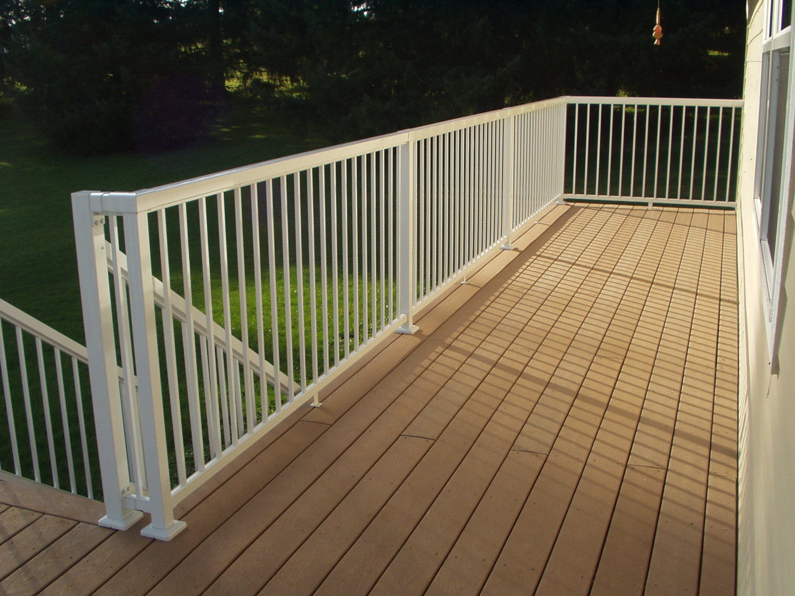 Vista Rail Systems, wide picket Fence example