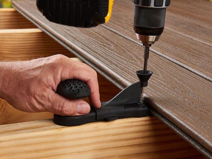 installation tool in use
