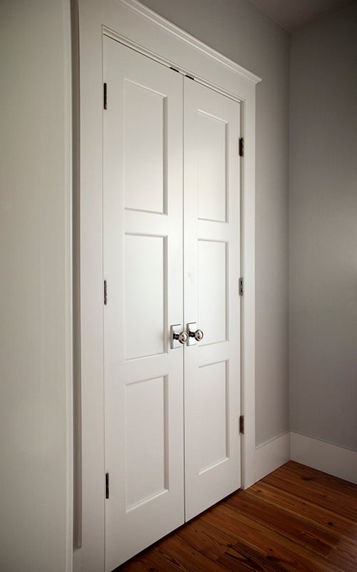 WindsorONE beaded casing with WOWC003 Wainscot Cap.